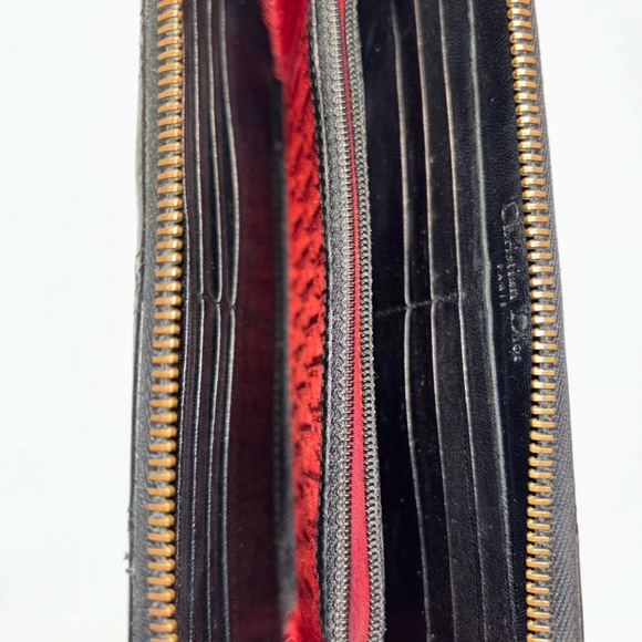 Black, Dior Connage zip wallet. Great conditiontion inside and out. Awesome gift - Picture 4 of 5